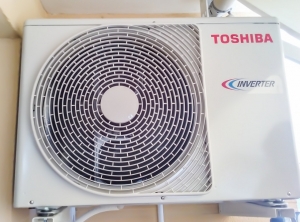 Groupe extérieur d'un climatiseur Toshiba Mono-split