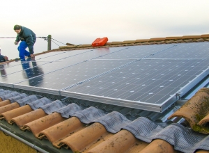 Installation solaire photovoltaïque sur bac aluminium